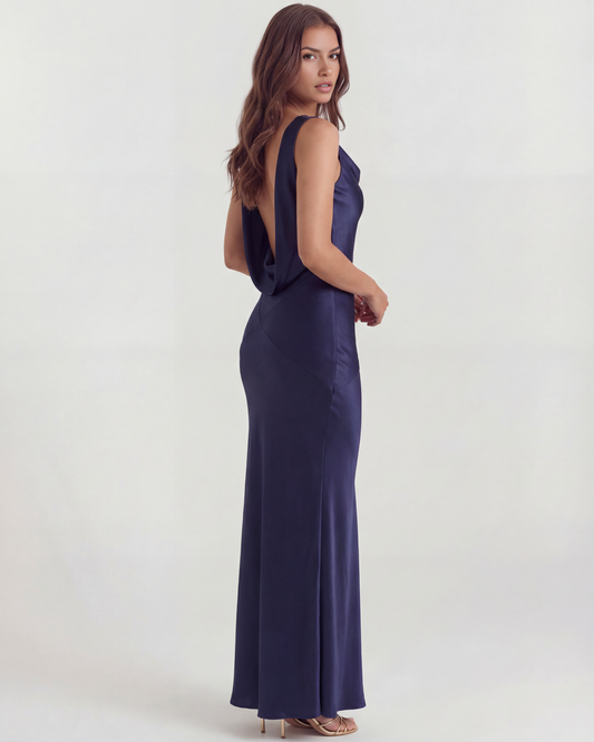 Sapphire en color azul oscuro - Cloe Montiel