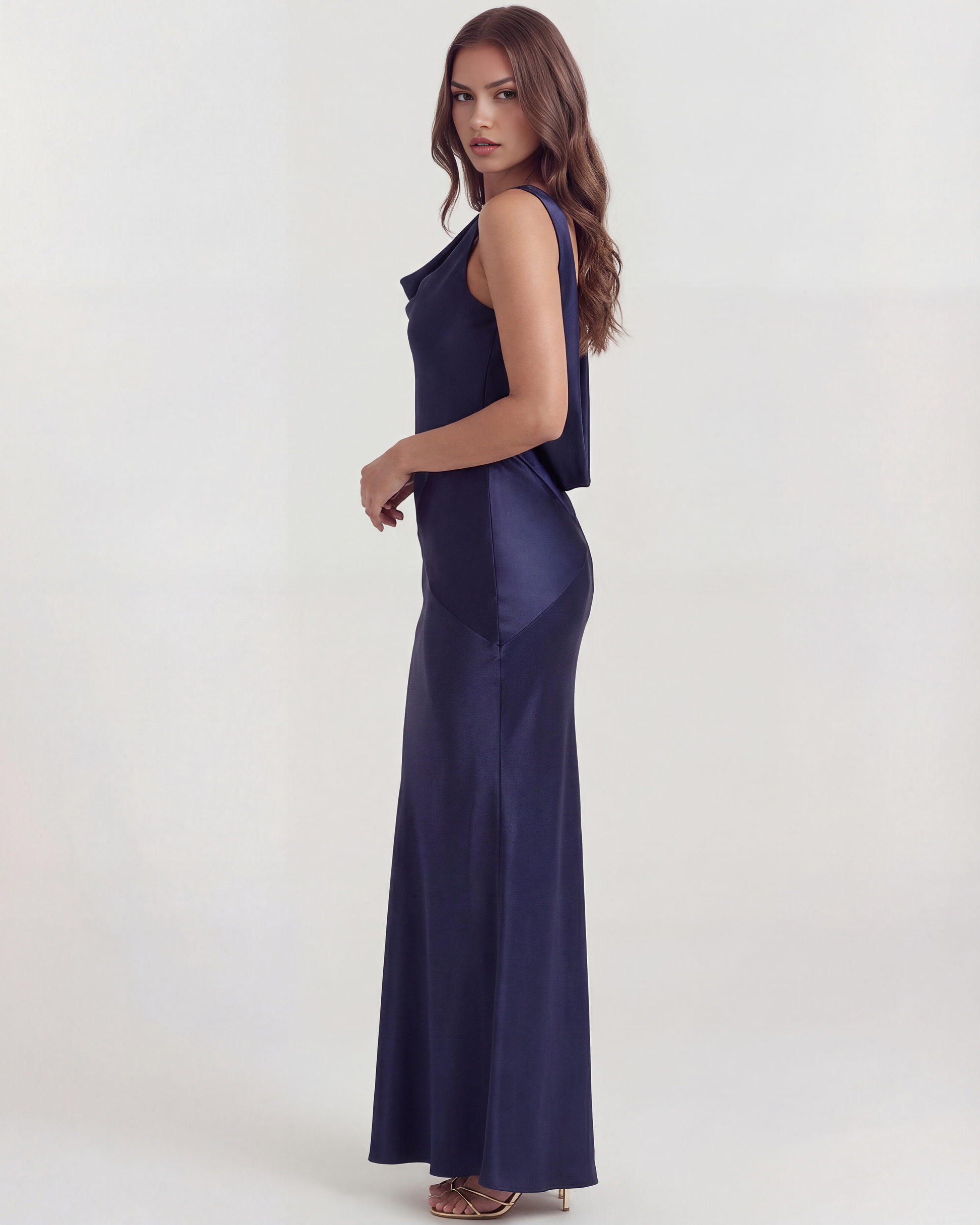 Sapphire en color azul oscuro - Cloe Montiel