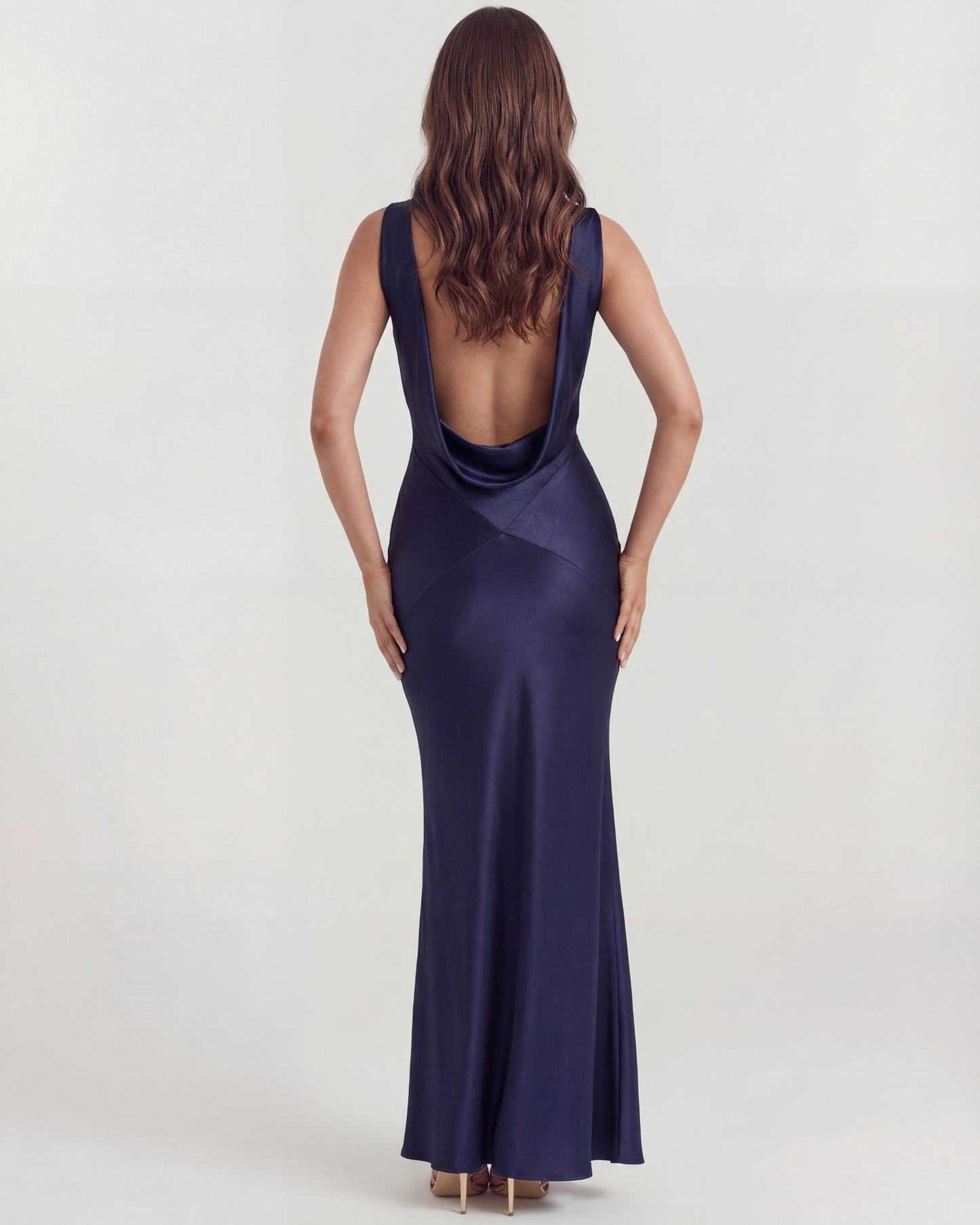 Sapphire en color azul oscuro - Cloe Montiel