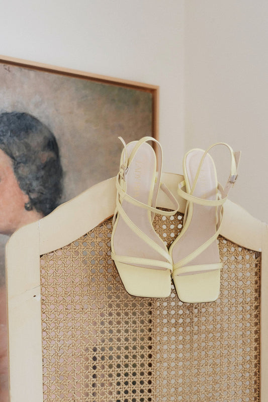 Sandalia de invitada beige