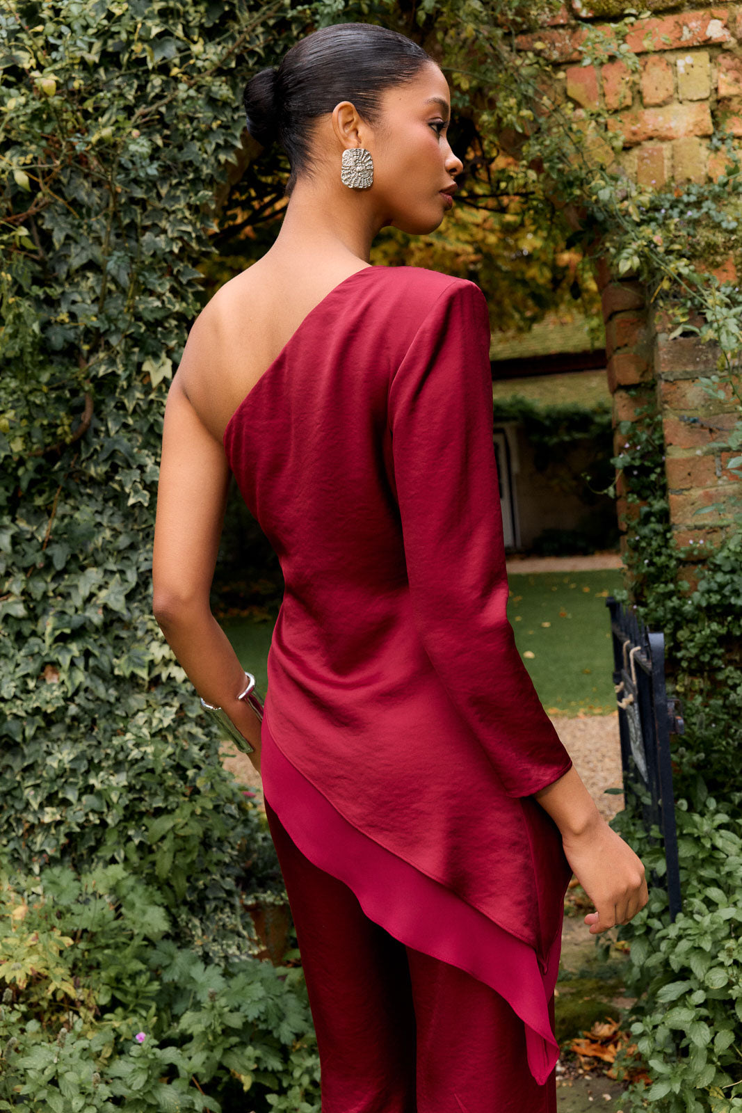 Top elegante burdeos