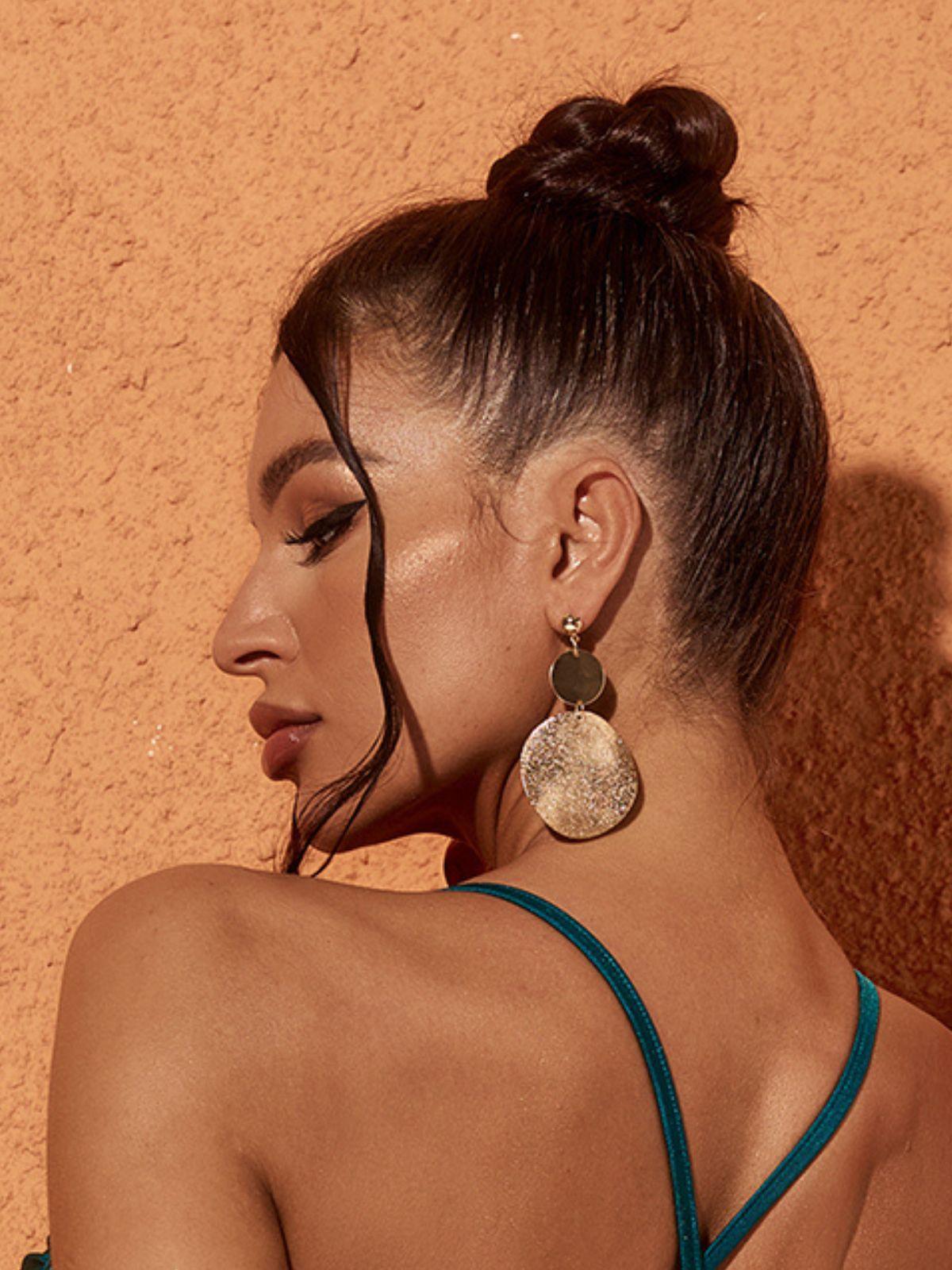 Pendientes Purnima Round Earrings en color dorado - Cloe Montiel