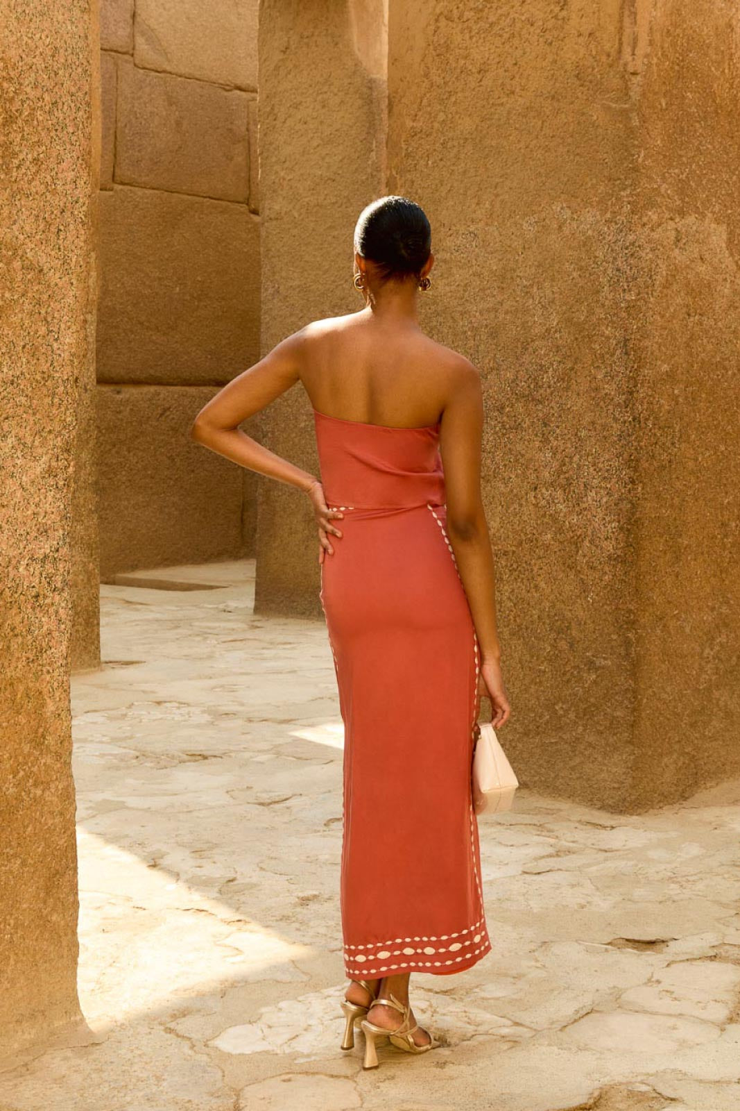 Falda midi marrón 5